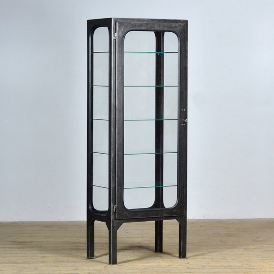 Image 1 of Armoire médicale vintage, années 1970