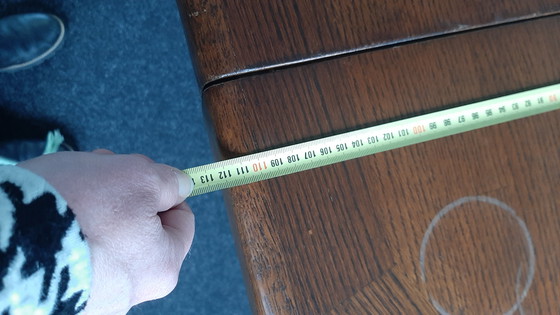 Image 1 of Solid 8-sided oak dining table, extendable