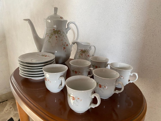 TK Thun Czechoslovakia Mid-Century Floral Porcelain Tea & Coffee Service – 15 Pieces – Crockery (photo 6 of 24)