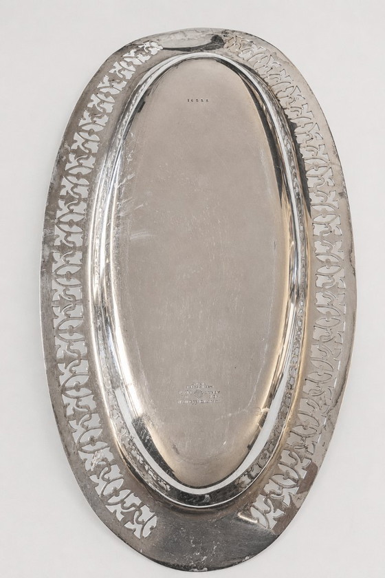 Bandeja ovalada antigua de plata calada de Wm Hutton & Sons Sheffield, Canadá – Wm Hutton & Sons Ltd (photo 3 of 7)