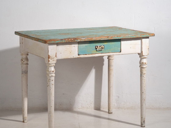 Antiker Beistelltisch mit türkisgrüner Patina (ca. 1920) #7 – Beistelltische (photo 2 of 16)