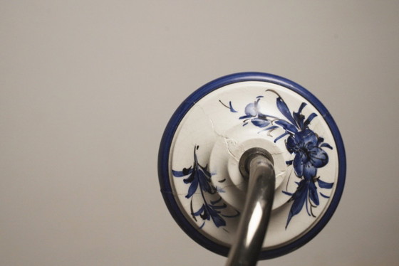 Image 1 of Lustre vintage en porcelaine de Delft bleu et blanc, suspension à 5 bras en céramique hollandaise de style cottagecore.