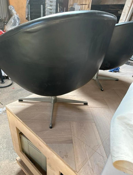 Image 1 of Twee jaar 60 kuipstoelen