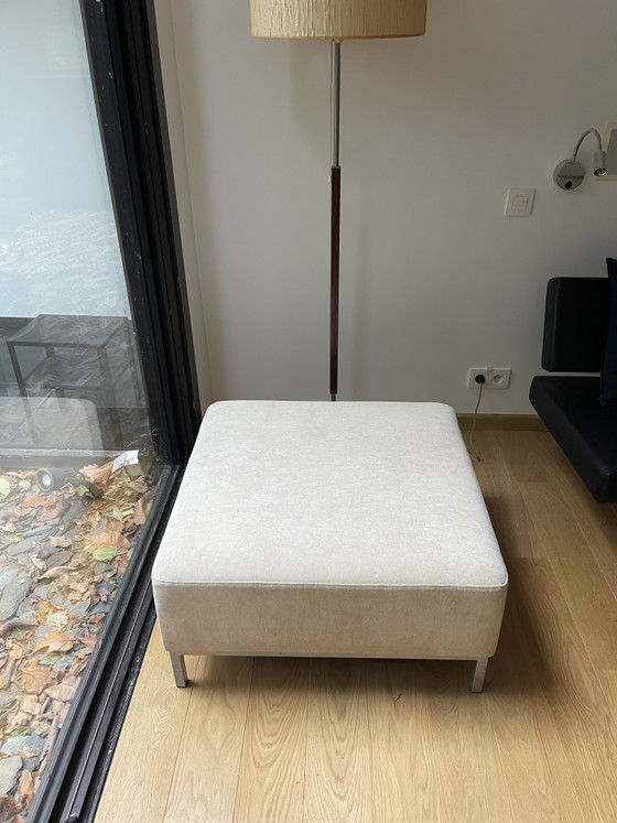 Pouf o panca moderna, beige, con gambe in acciaio, Sedie da camera, Tessile, rvs, Crema (foto 3 di 8)