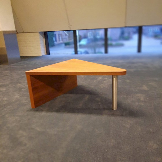 Image 1 of Table d'appoint d'angle Topform en noyer