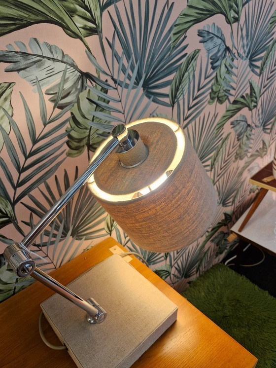 Image 1 of Lampe de bureau vintage chromée/beige années 70