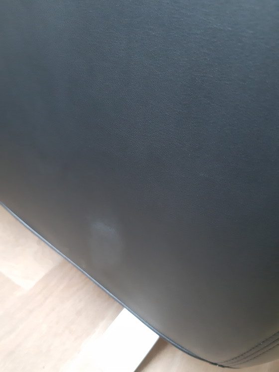 Image 1 of Poltrona Rolf Benz serie 6000 in pelle nera.