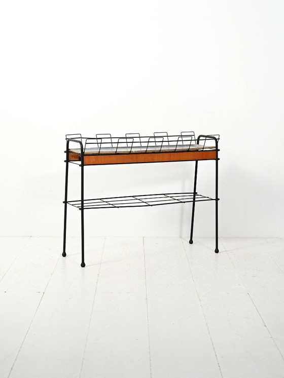 Image 1 of support à plantes scandinave en métal noir et teck