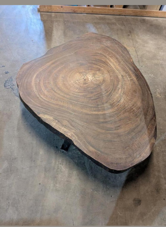 Image 1 of Tavolino da caffè a forma di tronco d'albero
