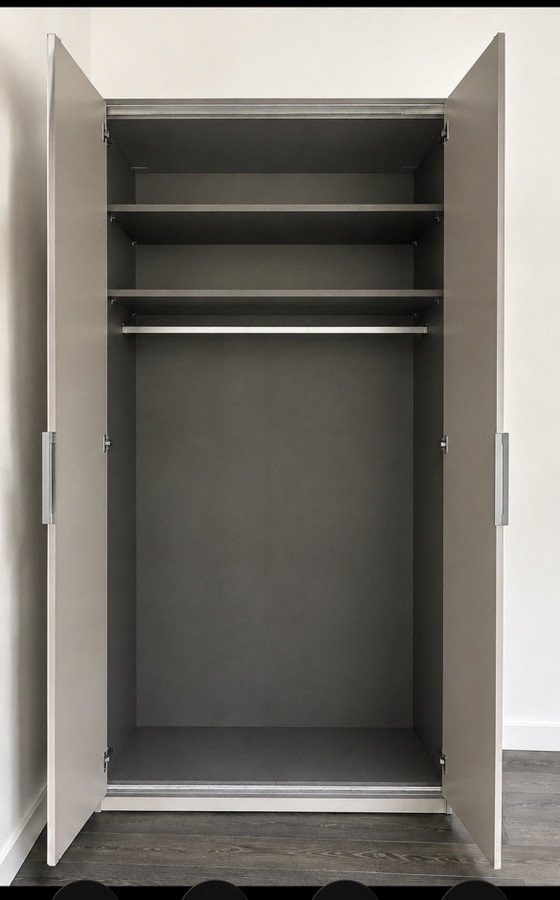 Armadi Nolten – Aluminium, Wood (photo 2 of 5)
