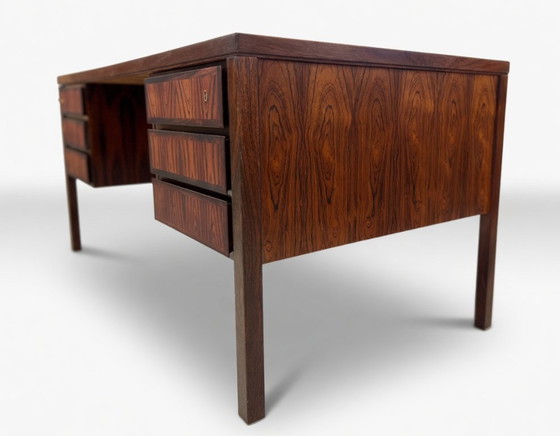 Image 1 of Gunni Omann Model 77 palissanderhouten bureau, jaren 60.
