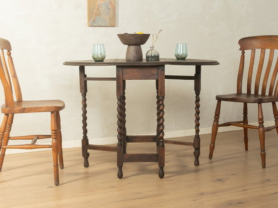 Klapptisch aus den 1920er Jahren – Tische, Wood (photo 13 of 16)