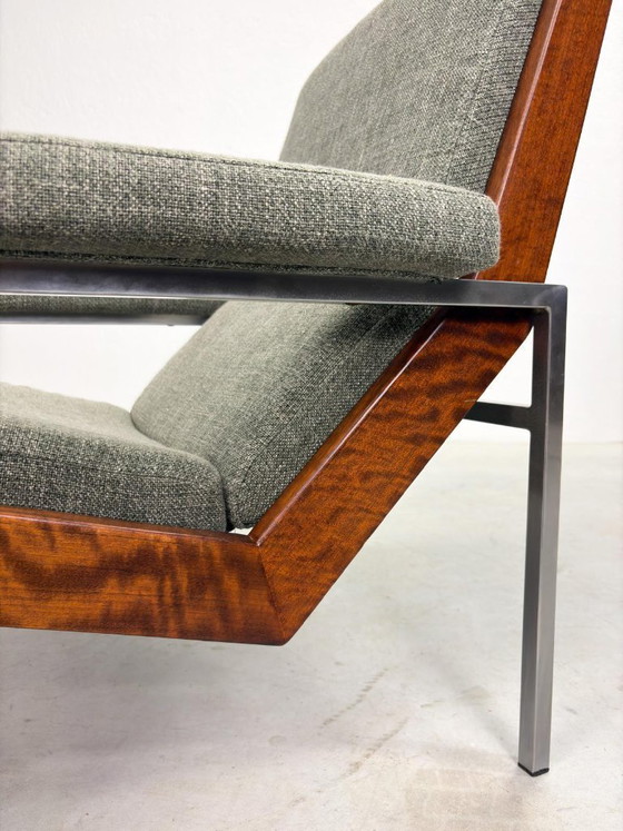 Image 1 of 'Lotus' Dames Fauteuil van Rob Parry voor Gelderland