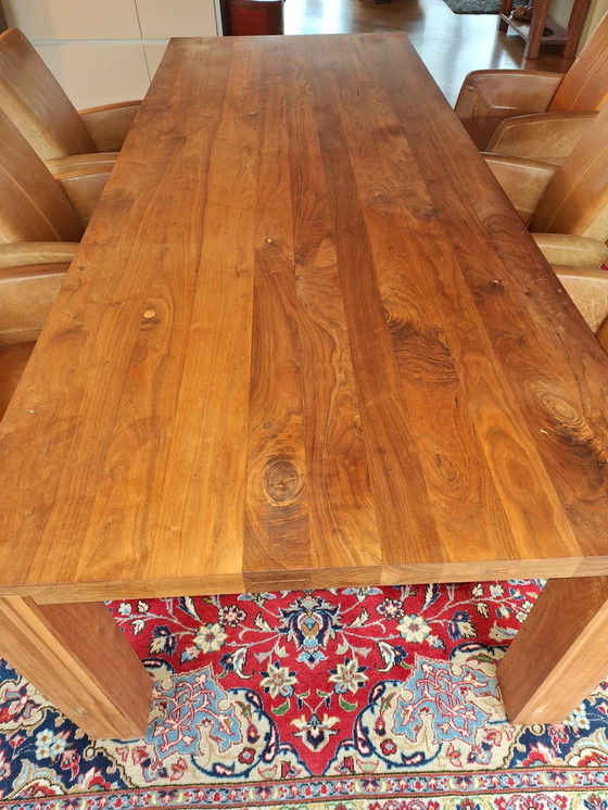 Image 1 of Mesa de comedor de nogal con 6 sillas