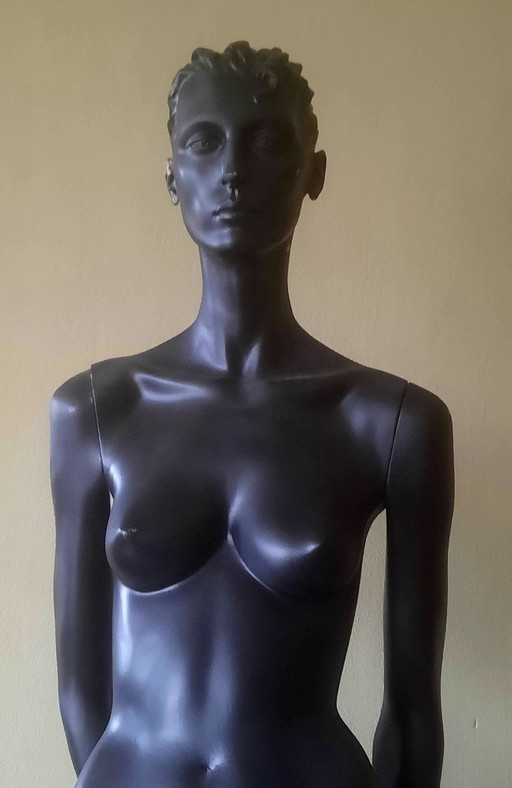 Adel Rootstein Mannequin
