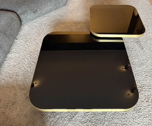 Verschachtelte Couchtische aus schwarzem Glas und goldenem Metall