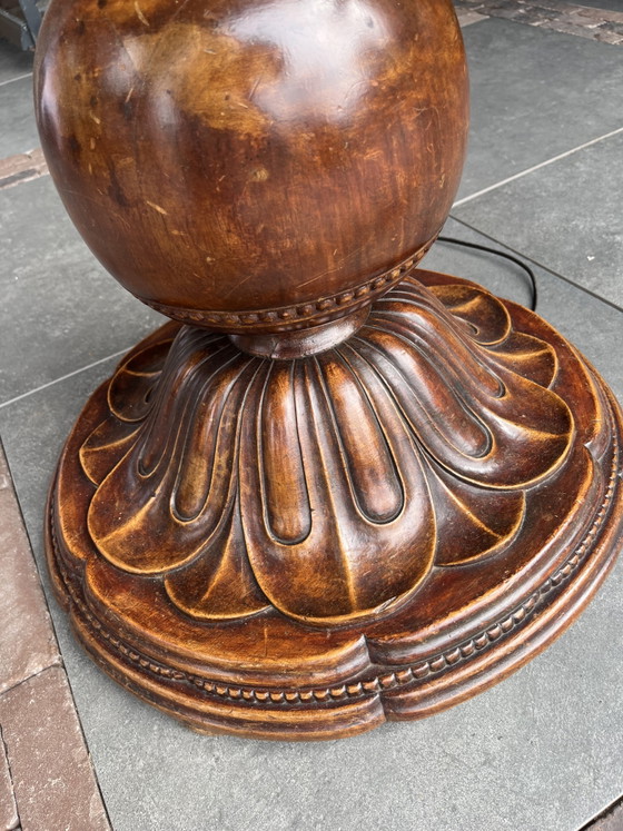 Image 1 of Lampadaire en bois massif (style : Louis XIII/Néo-baroque)