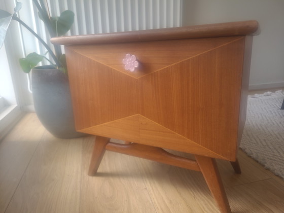 Image 1 of Table de chevet Webe Louis v Teeffelen design