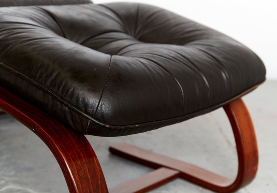 Image 1 of Poltrona vintage scandinava con pouf di Arnt Lande per Westnofa, anni '70