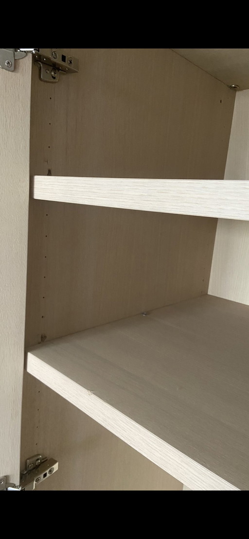 Kledingkast Sluga Van Karel Mintjes 200x223cm