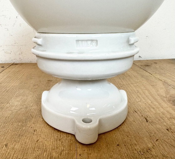 Image 1 of Vintage porseleinen plafondlamp met melkglas, jaren 50