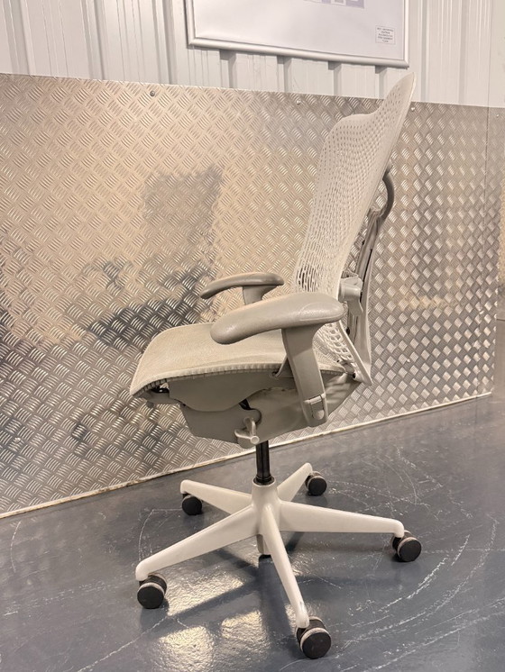 Image 1 of Herman Miller Mirra Bureautoel