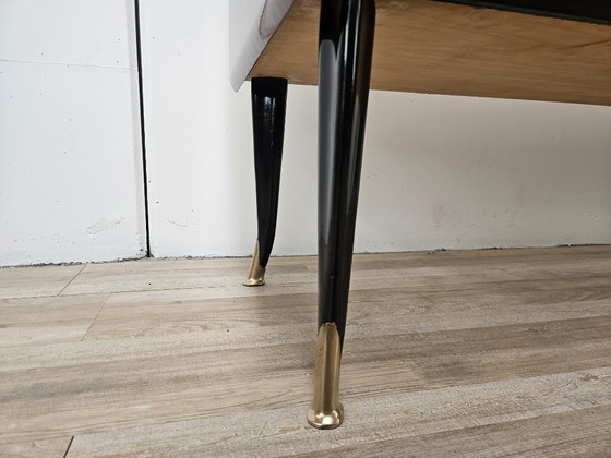 Image 1 of Commode en acajou du Mid Century des années 1950 avec miroir