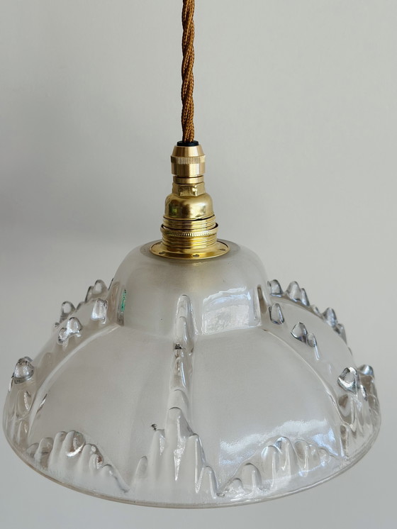 Image 1 of Ezan France Art Deco Hanglamp – Opaline Glas – Jaren 30 / Ezan France Art Deco Pendant – Opaline Glass – 1930s