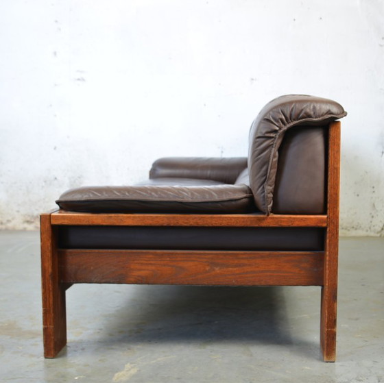 Image 1 of 1x 3 seat leather couch in wooden frame