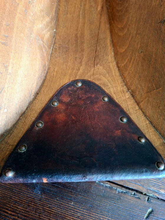 Image 1 of Decorazione vintage a forma di pala in legno, pelle e metallo - Artigianato rustico da fattoria