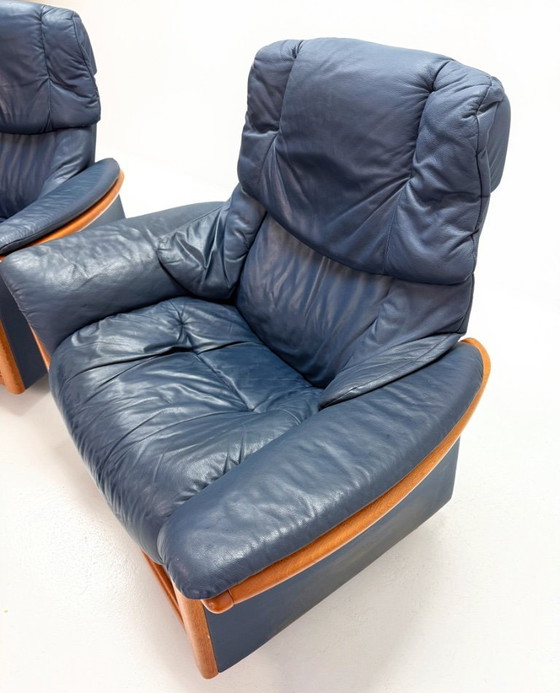 Image 1 of Ekornes Stressless – Paar verstellbare Drehsessel – Blaues Leder & Buche