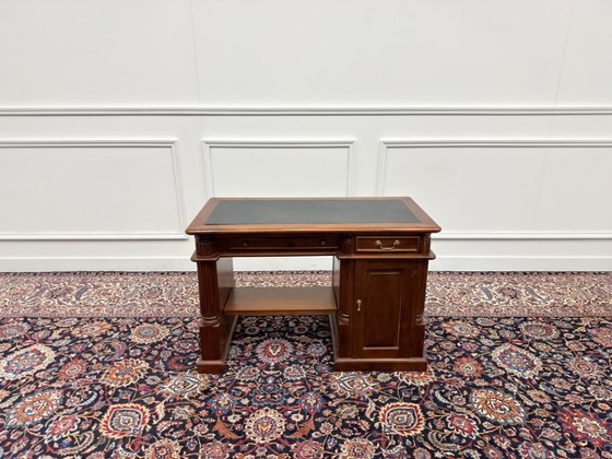 Klein Klassiek Engels Bureau Met Groen Leder – Leather, Wood (photo 4 of 17)