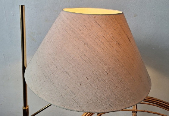 Messing vloerlamp uit het midden van de 20e eeuw, 360 graden draaibaar en in hoogte verstelbaar. (photo 18 of 20)