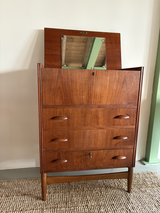 Image 1 of Cassettiera danese vintage in legno di teak