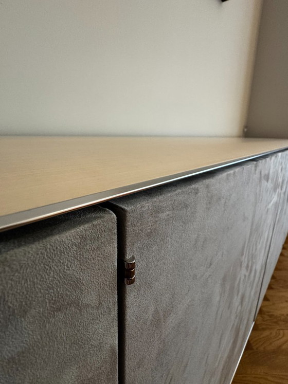 Image 1 of Buffet Yomei série S, modèle S100, revêtu de micro-cuir gris