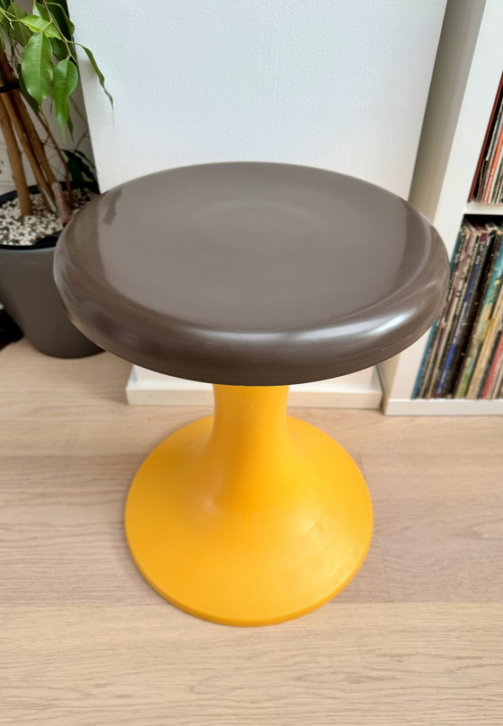 Image 1 of Tabouret vintage en plastique