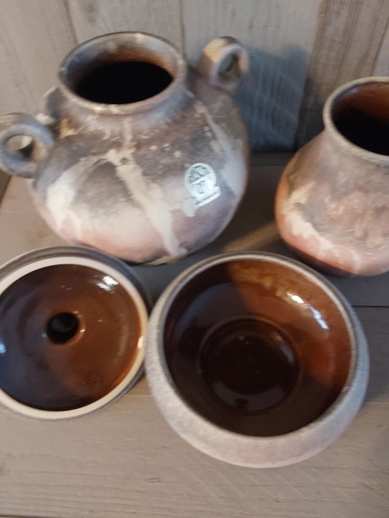 Image 1 of Das Ruscha Art Set besteht aus 2 Krügen und einem Einmachglas mit Deckel.