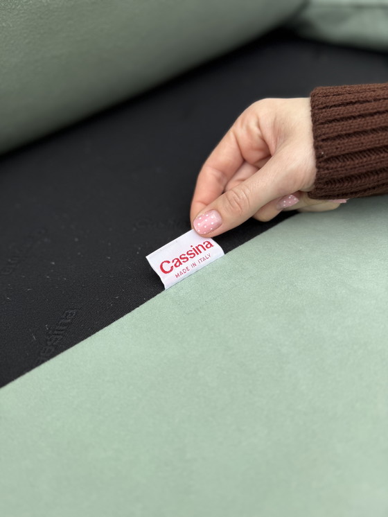 Image 1 of Vintage Cassina Maralunga-set – iconisch Vico Magistretti-ontwerp in zeldzaam mintgroen alcantara