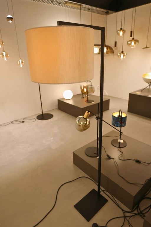 Lampada da terra Masterlight con paralume bianco