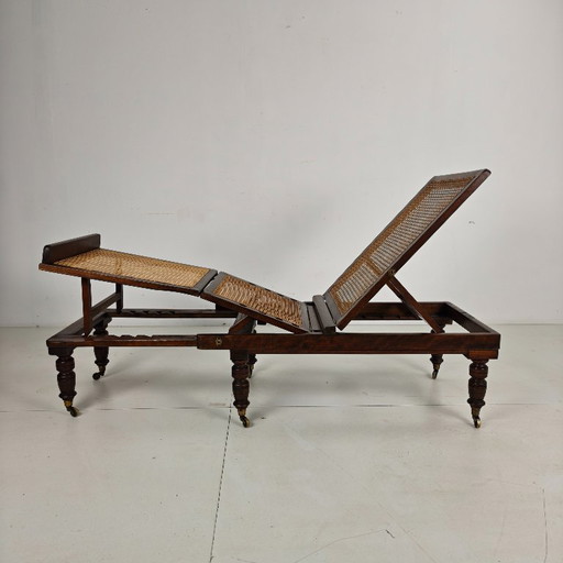 Englisches Eichen-Tagesbett aus dem späten 19. Jahrhundert mit originaler Korbgeflechtpolsterung. – daybeds, Wood