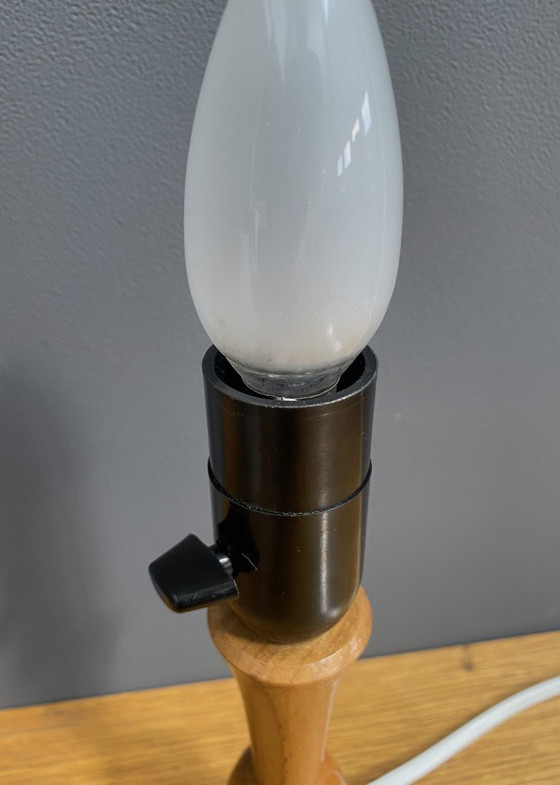 Image 1 of Petite lampe de table en bois 1960