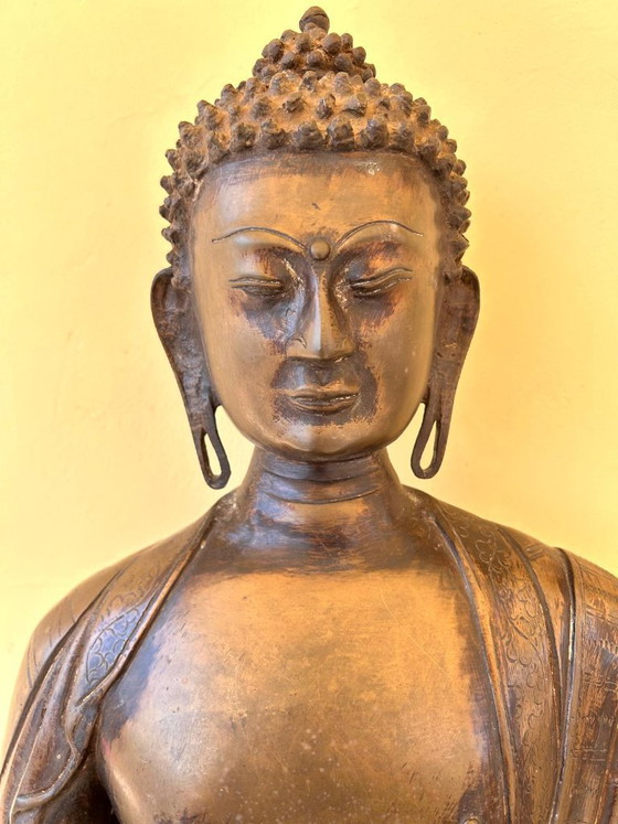 Image 1 of Gran estatua de Buda de bronce hecha a mano de 68 cm (22 kg) – Bhumisparsha Mudra