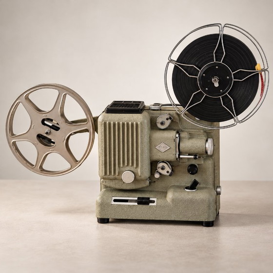 Vintage Eumig P8 8mm Film Projector – Fully Working – Mid-Century Design, Austria – Decorative Objects, Metal (photo 3 of 7)