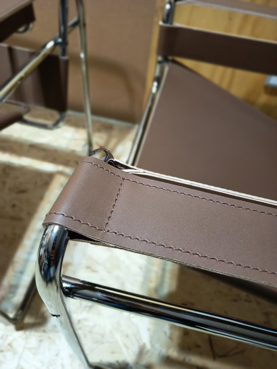 Image 1 of Poltrone Knoll Wassily B3 2 nuove/usate in pelle color noce di Marcel Breuer € 4.400