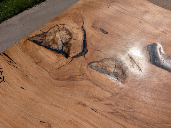 Image 1 of Einzigartiger rustikaler Buchenstamm-Couchtisch