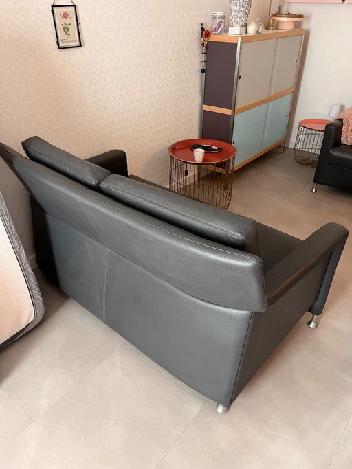 Leolux 2-Seater Sofa and Armchair – 2 zitsbanken, Leather (photo 2 of 6)