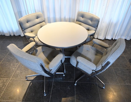 4 Eames chairs model ES 108