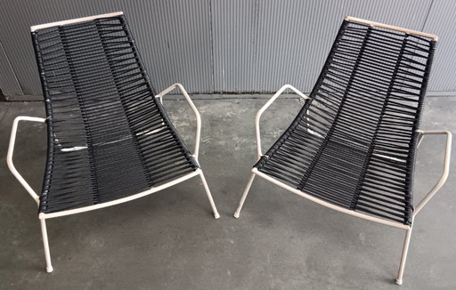 Poltrone vintage Spaghetti Lounge, in vimini nero con struttura in metallo bianco