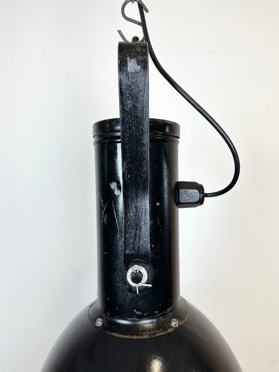 Image 1 of Faretto industriale in smalto nero con copertura in vetro convesso, anni '60