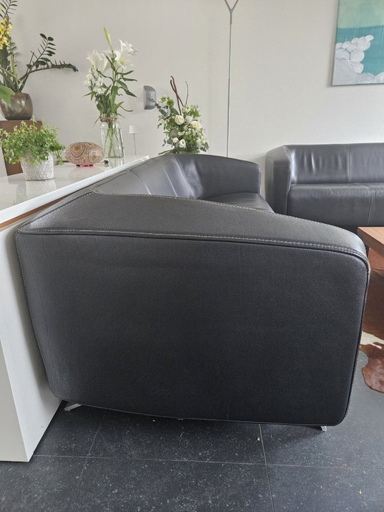 Image 1 of 2 schwarze Ledersofas von Rolf Benz - Design